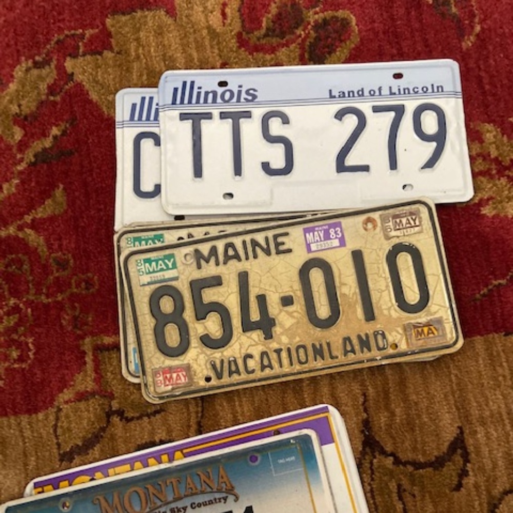 Illinois and Maine licenses plates
